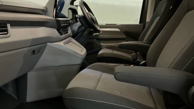 Volkswagen Transporter T32 Swb Diesel 2.0 TDI 170 Commerce Pro S Van Auto [5 Plus] - Image 42